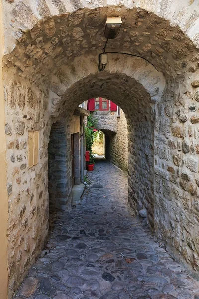 Ancien sous-col du village Labeaume en Ardèche — Photo