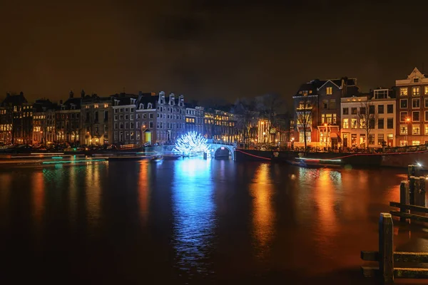 Ámsterdam Países Bajos Diciembre 2017 Túnel Luz Bajo Puente Hacia —  Fotos de Stock