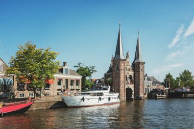 De Sneeker Waterpoort Frizce Sneek kasaba sembolüdür