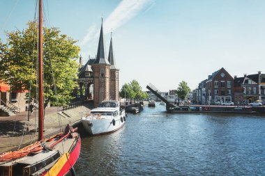 De Sneeker Waterpoort Frizce Sneek kasaba sembolüdür