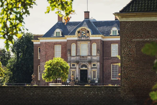 Het kasteel en landgoed Middachten in De Steeg in Nederland — Stockfoto