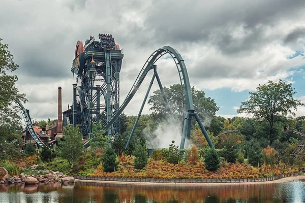 Hollanda Efteling eğlence parkı dalış coaster The Baron — Stok fotoğraf