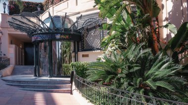 Monaco, 14 Eylül 2018 Monte Carlo 'daki Casino, Opra ve Hotel de Paris' i yöneten De Socit des Bains de Mer 'in ofisine giriş..