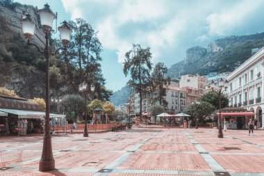 Monako, 14 Eylül 2018: Monako 'daki kraliyet sarayının eteklerinde bulunan Armes Meydanı.