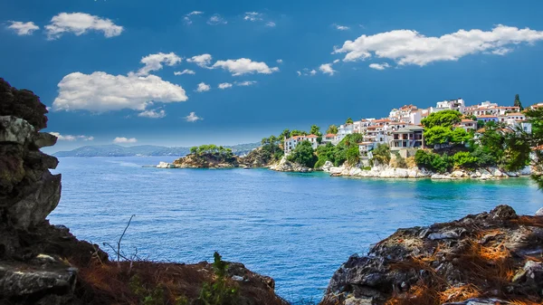 Skiathos town na ostrově Skiathos, Řecko. — Stock fotografie