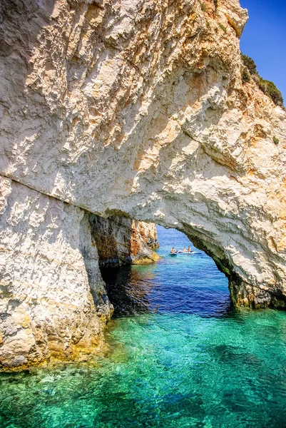 Blauwe grotten op het eiland Zakynthos, Griekenland. — Stockfoto