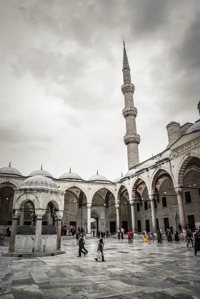 伊斯坦布尔，土耳其-2015 年 4 月 14 日: — 图库照片