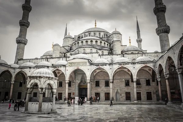 伊斯坦布尔，土耳其-2015 年 4 月 14 日: — 图库照片