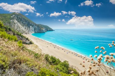 Yunanistan 'ın Lefkada adasındaki Milos plajı. 