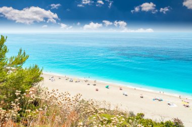 Yunanistan 'ın Lefkada adasındaki Milos plajı. 