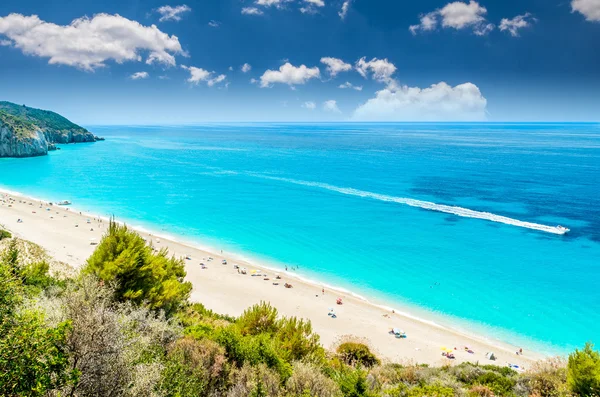 Praia de Milos na ilha de Lefkada, Grécia. — Fotografia de Stock