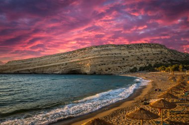 Matala beach adada Crete, Yunanistan