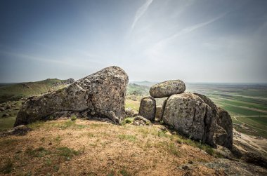 Romanya 'nın Tulcea ilinin Dobrogea ilçesinde kayalık oluşumlar