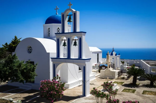 Griekse kerk op Santorini eiland, Griekenland — Stockfoto