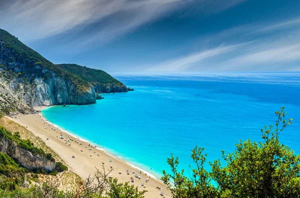 Praia de Milos na ilha de Lefkada, Grécia. — Fotografia de Stock
