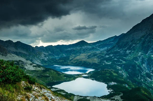 5 lakes valley in Tatra Mountains, Poland. — Stock Photo, Image