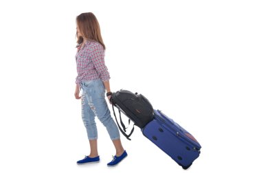 Rahat seyahat çantası ile yürüme genç kız