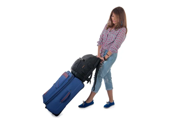 Jeune fille dans la marche occasionnelle avec le sac de voyage — Photo