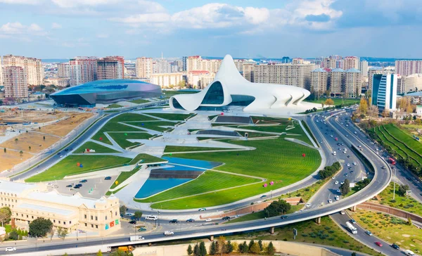 Haydar Aliyev Merkezi, Bakü, Azerbaycan genel görünümü.