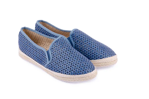 Μπλε επίπεδη παπούτσια για τις γυναίκες που απομονώνονται σε λευκό — Φωτογραφία Αρχείου