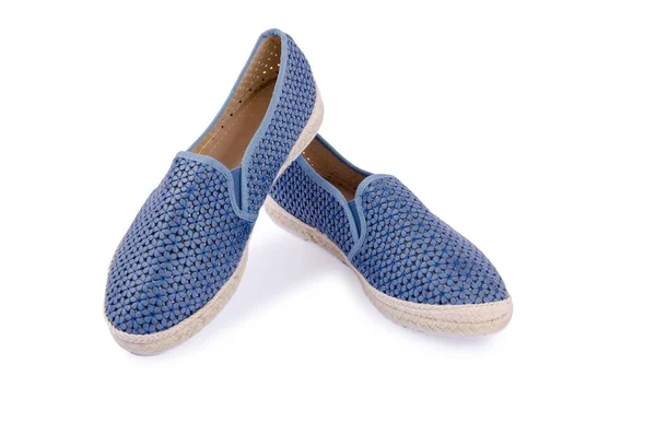 Niebieski płaskie buty dla kobiet, na białym tle — Zdjęcie stockowe