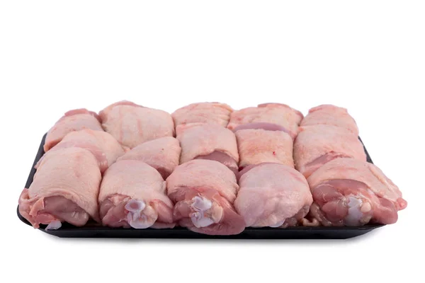 Viande de poulet crue isolée sur blanc — Photo