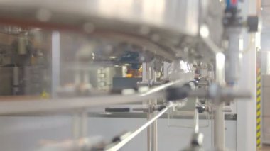 plastik şişe maden suyu limonata üretimi.