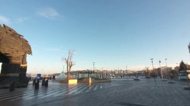 ahşap Truva atı Çanakkale şehir merkezi içinde.