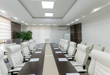 Boş modern toplantı salonu