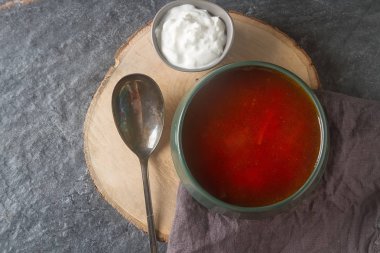 Pancar çorbası. Geleneksel Rus Yemeği, pancar ve patates çorbası