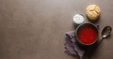 Pancar çorbası. Geleneksel Rus Yemeği, pancar ve patates çorbası