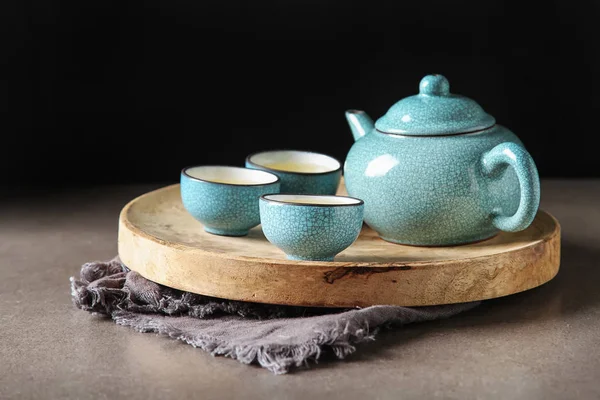 도자기 중국 컵, 강철 작은 술. 블랙, 그린, puerh, 올 — 스톡 사진