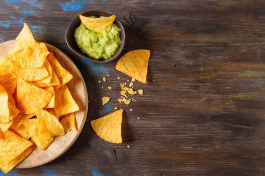 Aperatif bir parti, bir tortilla cips, cips Soslar: gu