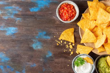 Aperatif bir parti, bir tortilla cips, cips Soslar: sa