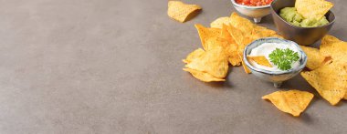 Aperatif bir parti, bir tortilla cips, cips Soslar: sa