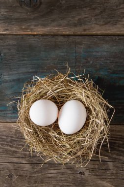 Paskalya Paskalya yumurtaları ile arka plan. Kopya alanı ile Üstten Görünüm.