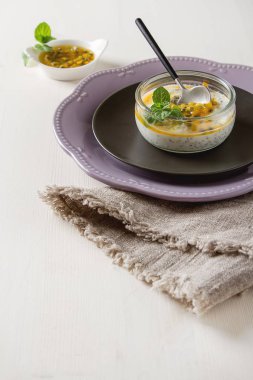 Yoğurt trapicheskim meyve, Çarkıfelek ve kış cherry ile ben