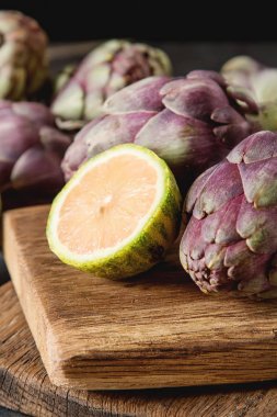 Limon ile organik enginar sökük bebek. Bir vegan gıda ve