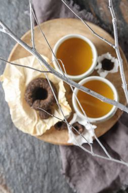 Porselen Çin bardak, çelik çay kaşığı. Siyah, yeşil, puerh, ool