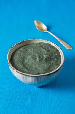 Taze sulu bluesberries spirulina smoothies cam. Simpl