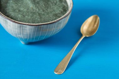 Taze sulu bluesberries spirulina smoothies cam. Simpl