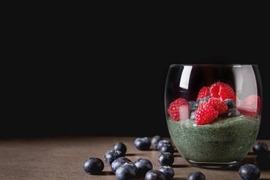 Taze sulu bluesberries spirulina smoothies cam. Simpl