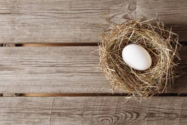 Paskalya Paskalya yumurtaları ile arka plan. Kopya alanı ile Üstten Görünüm.