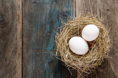 Paskalya Paskalya yumurtaları ile arka plan. Kopya alanı ile Üstten Görünüm.