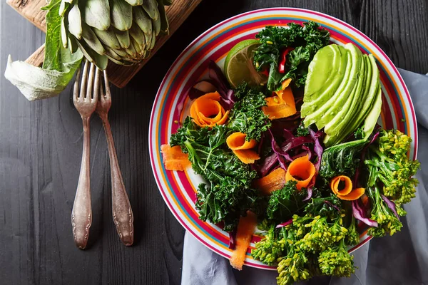 Fresh vegetarian salad with cabbage kale broccoli carrot egg avo — Stock Photo, Image