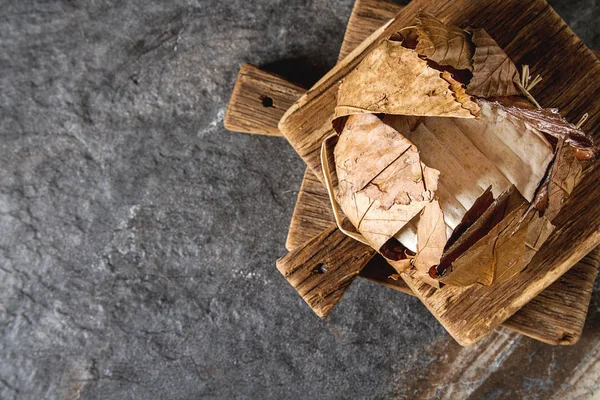 Comida nacional francesa. Queso con moho. Un delicioso aperitivo — Foto de Stock