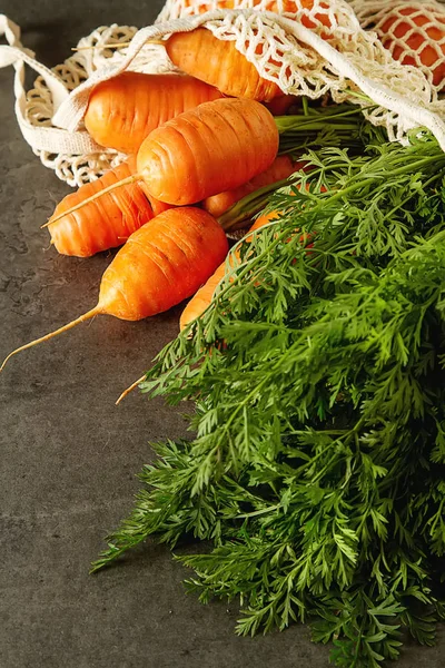 Möhren. frische vegetarische Produkte. leckeres Essen für Chi — Stockfoto