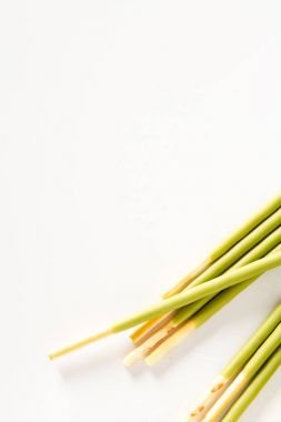 Parlak kırbaç kurabiye kutusu. Japonya tatlılar. Parlak beyaz