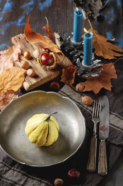 Cadılar Bayramı için dekorasyon. Küçük çoğu kabak kestane ile ve 