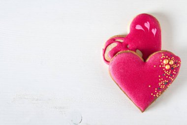 Kalp kurabiye. St. Valentine's Day, düğün. Parlak beyaz backgro